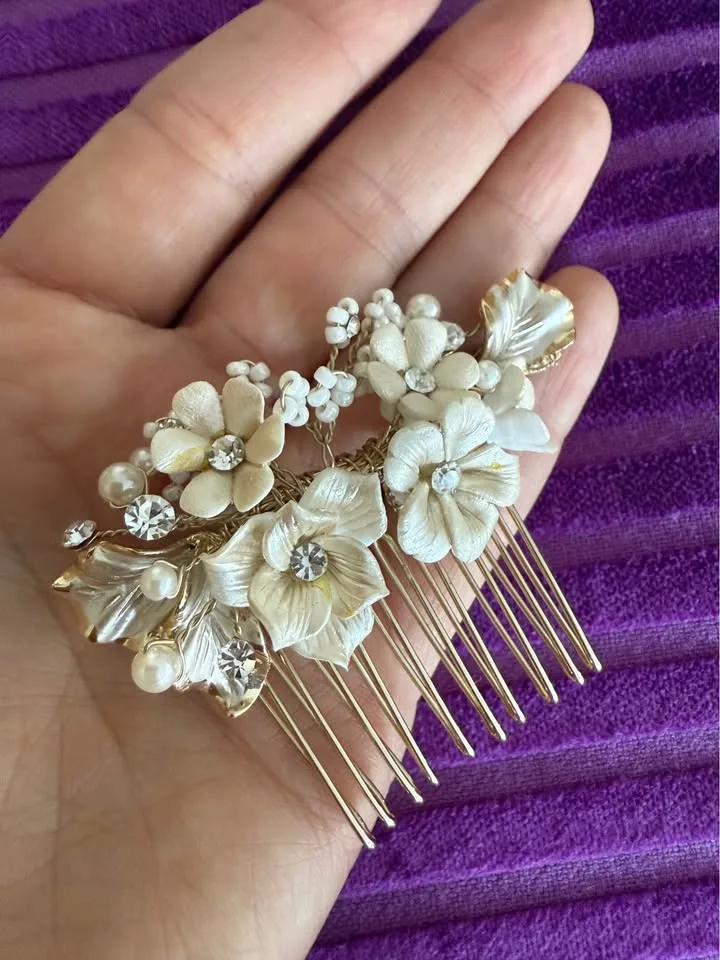 Anthropologie BHLDN Floral Comb image indicator(2)