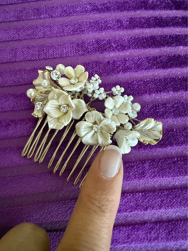 Anthropologie BHLDN Floral Comb image indicator(8)