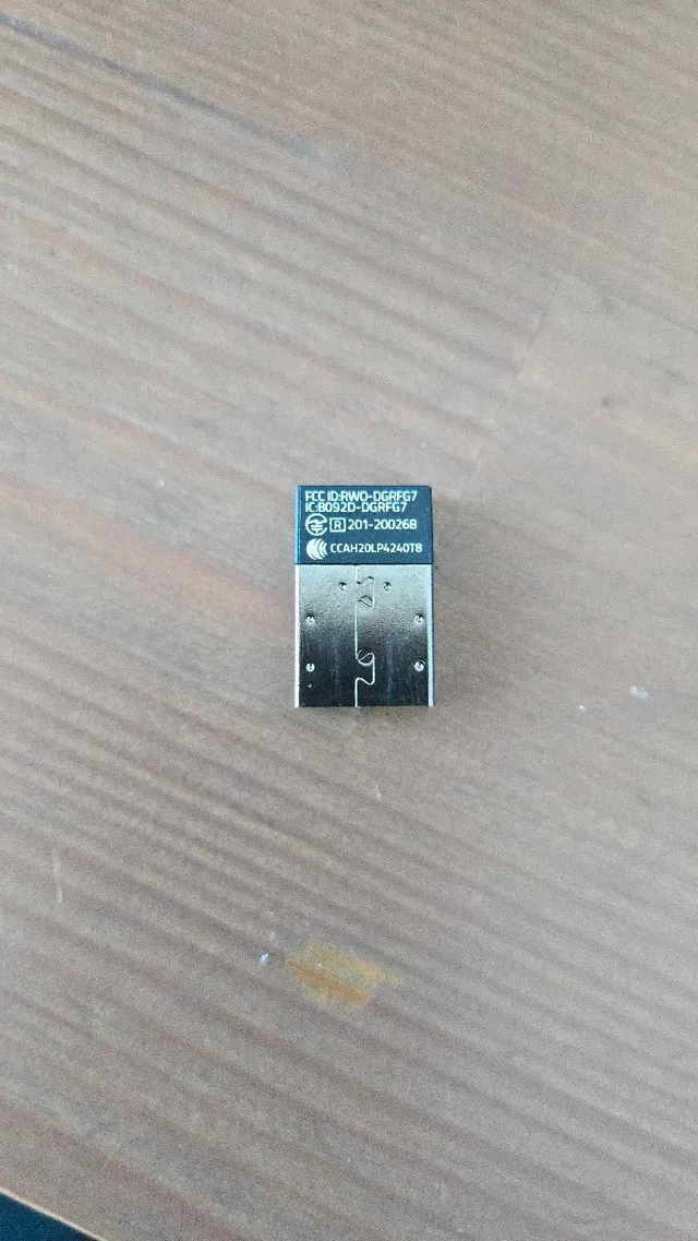 Razer Viper v2 Pro USB wireless dongle image indicator(2)