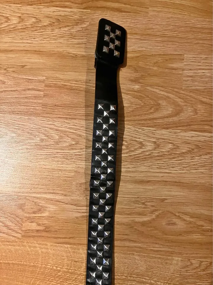 Black pyramid studded belt thumbnail