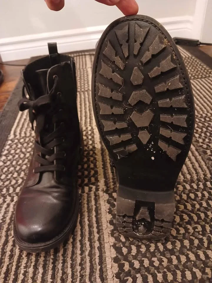 Black boots Size 9 for Woman image indicator(3)