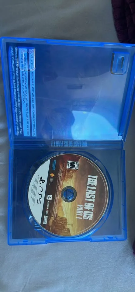 The last of us Part 1 PS5 game image indicator(3)