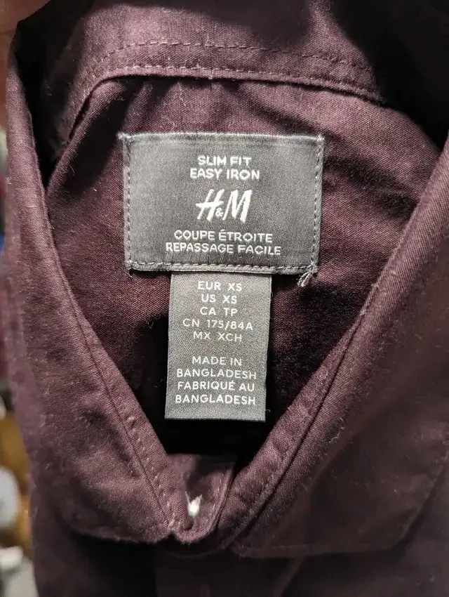 H&M Men's Slim Fit Long Sleeve Shirt Burgundy XS image indicator(3)