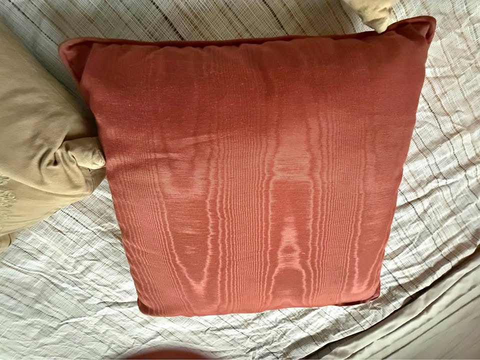 Throw pillow set