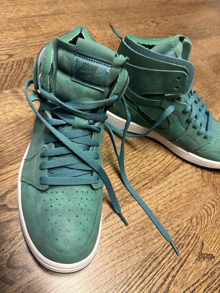 Air Jordan 1 Mid - photo 4