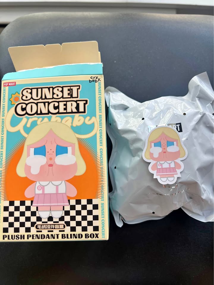 Crybaby Sunset Concert - Pink White
