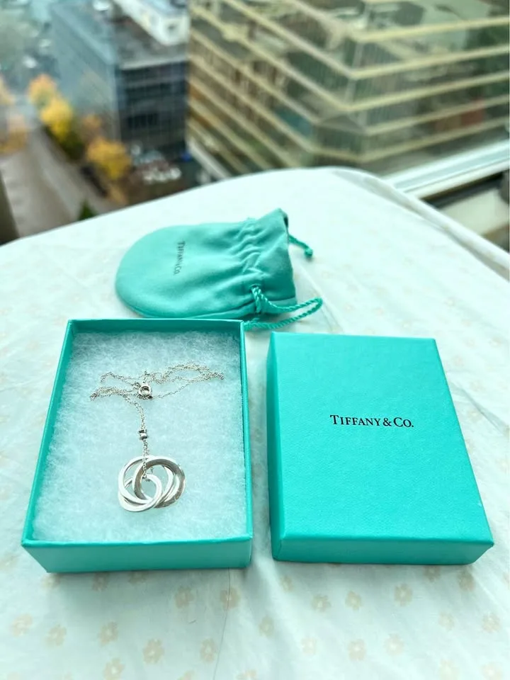 Tiffany & Co Three Interlocking Circles Pendant thumbnail