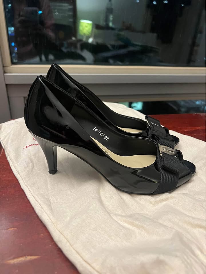 Salvatore Ferragamo Patent leather heels - Black Size 37 - photo 3
