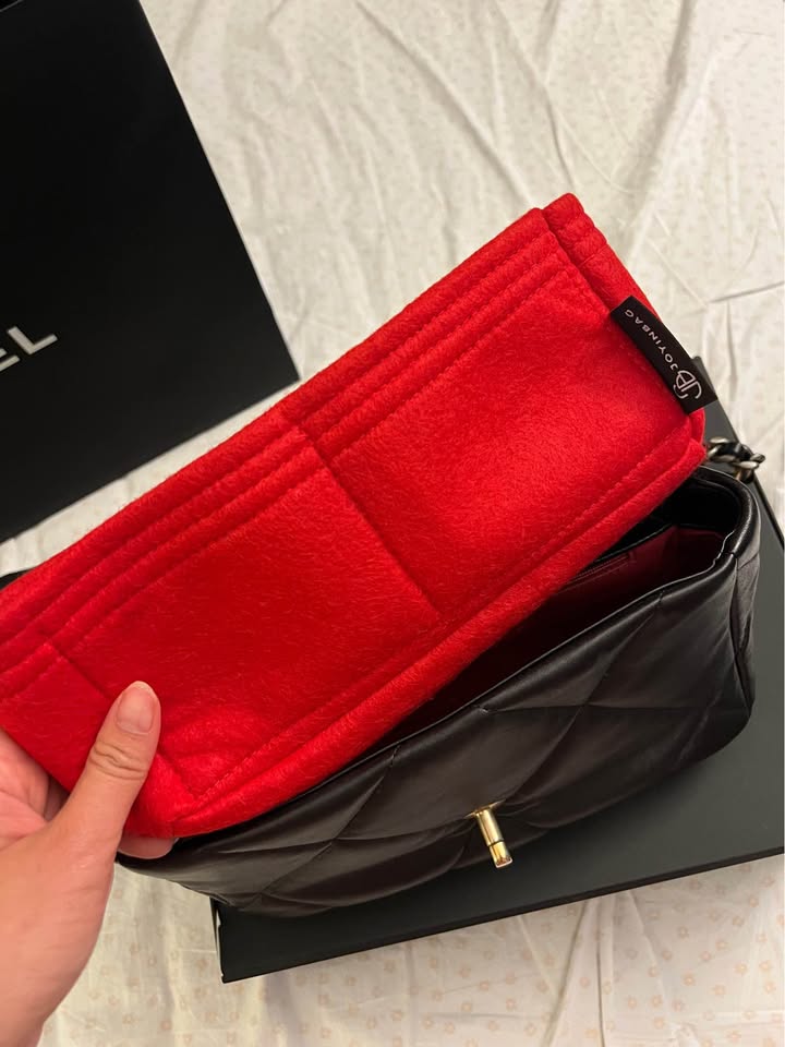 Chanel 19 Small Size Shiny Lamb Skin - photo 4