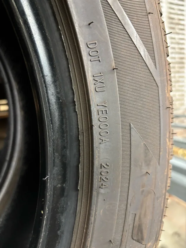 235 55R20 Tires image indicator(2)