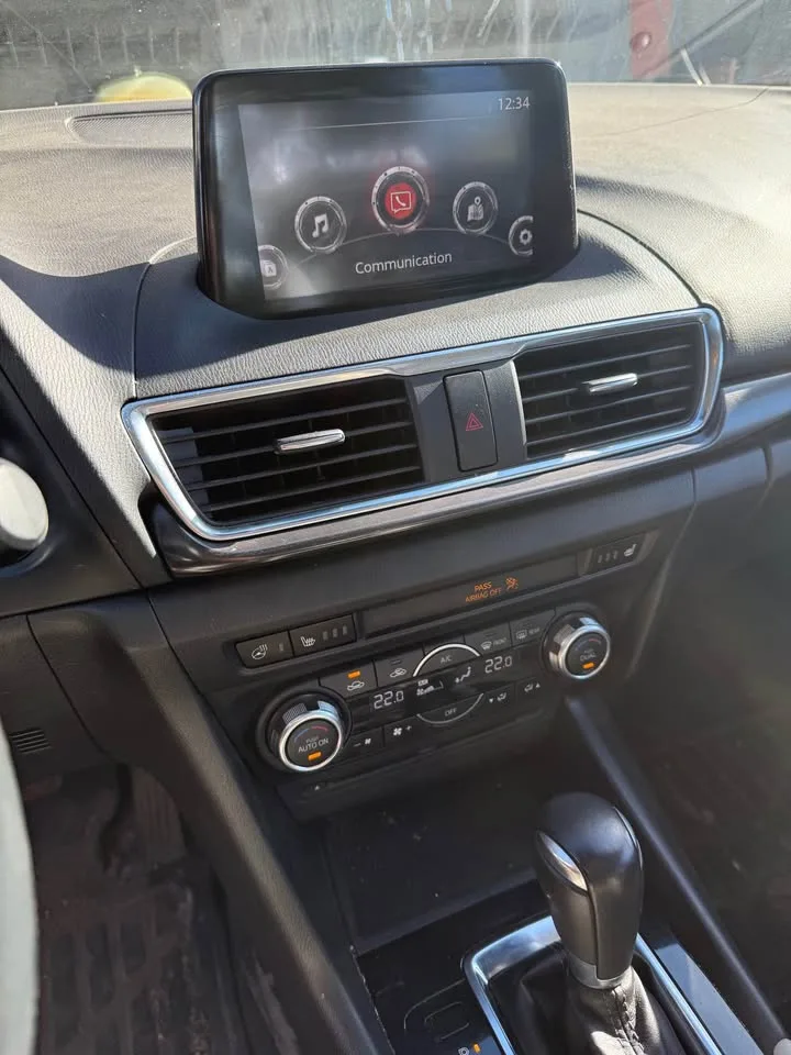 2018 Mazda Mazda3 image indicator(7)