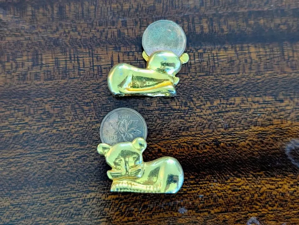 Lucky Penny! Vintage Metallic Animal Coin Holders image indicator(3)