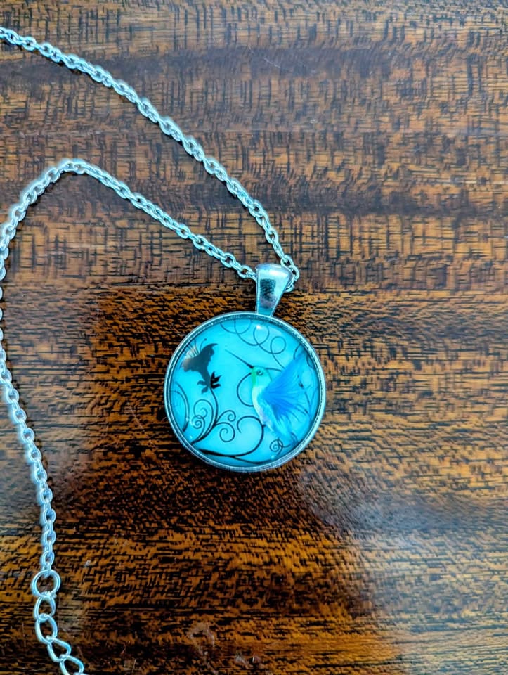 Beautiful Blue & Silver Hummingbird Pendant Necklace 🥕 - photo 2