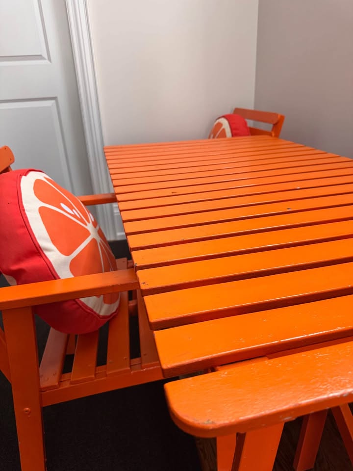 Patio table , 4 chairs and pillows - photo 5