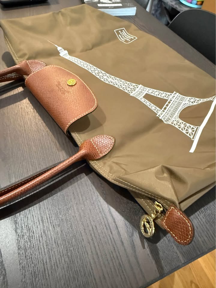 Longchamp Le Pliage Tour Eiffel Tote Bag (Limited Edition) - photo 5
