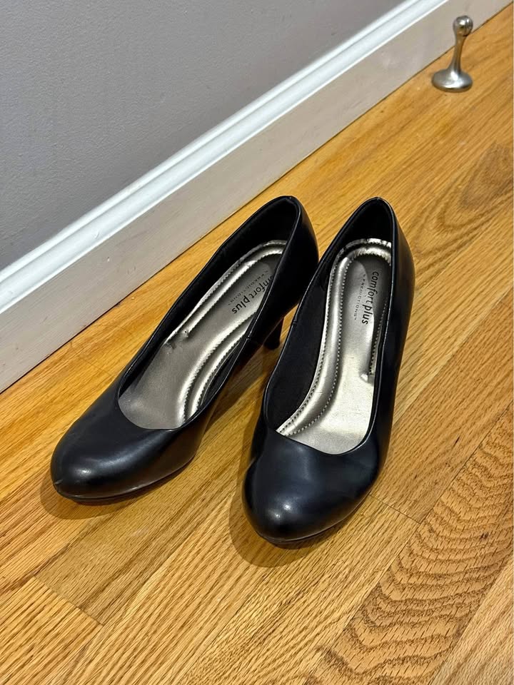 Comfort plus Black pumps 8.5