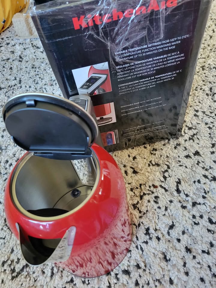 Kitchen Aid Electric Kettle 7 cups - photo 2