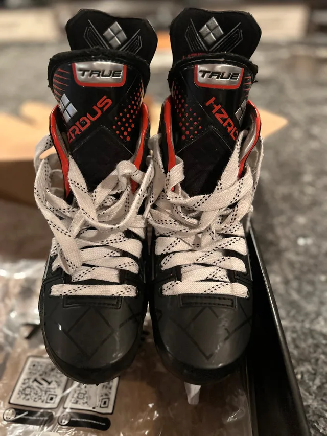 True Hockey Senior Skates HZRDUS 7X image indicator(3)