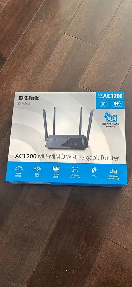 D-Link DIR-842 AC1200 WIFI Gigabit Router BNIB
