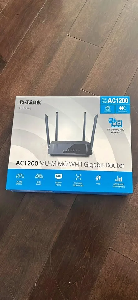 D-Link DIR-842 AC1200 WIFI Gigabit Router BNIB thumbnail