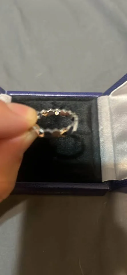 18k White Gold Ring image indicator(2)