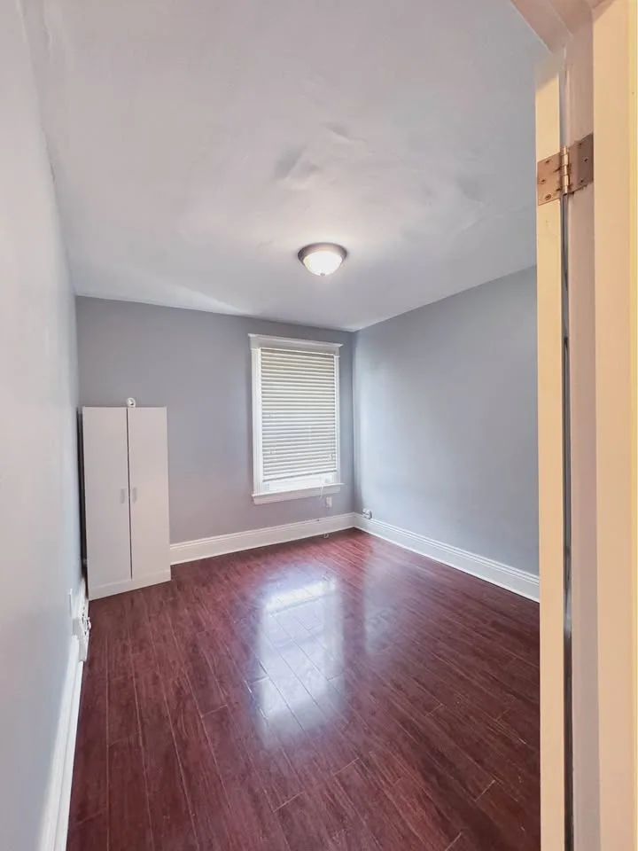 Private room for rent image indicator(6)