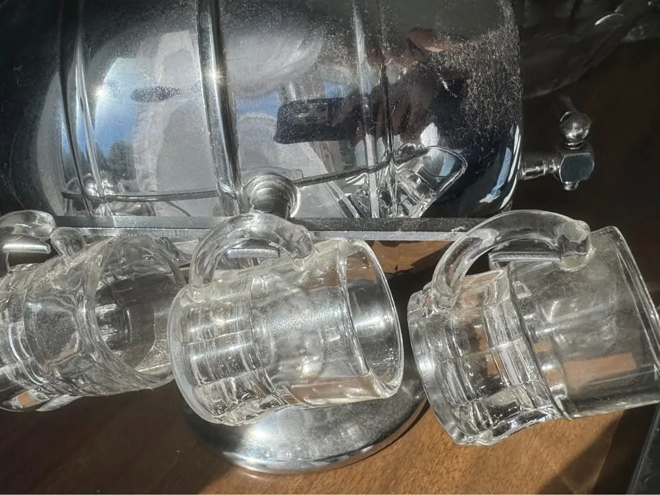 Vintage Whiskey Barrel Dispenser image indicator(3)