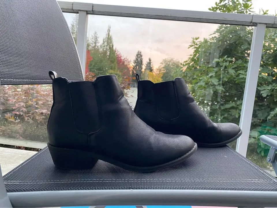 George Women’s Slip on boots Size 6 image indicator(2)