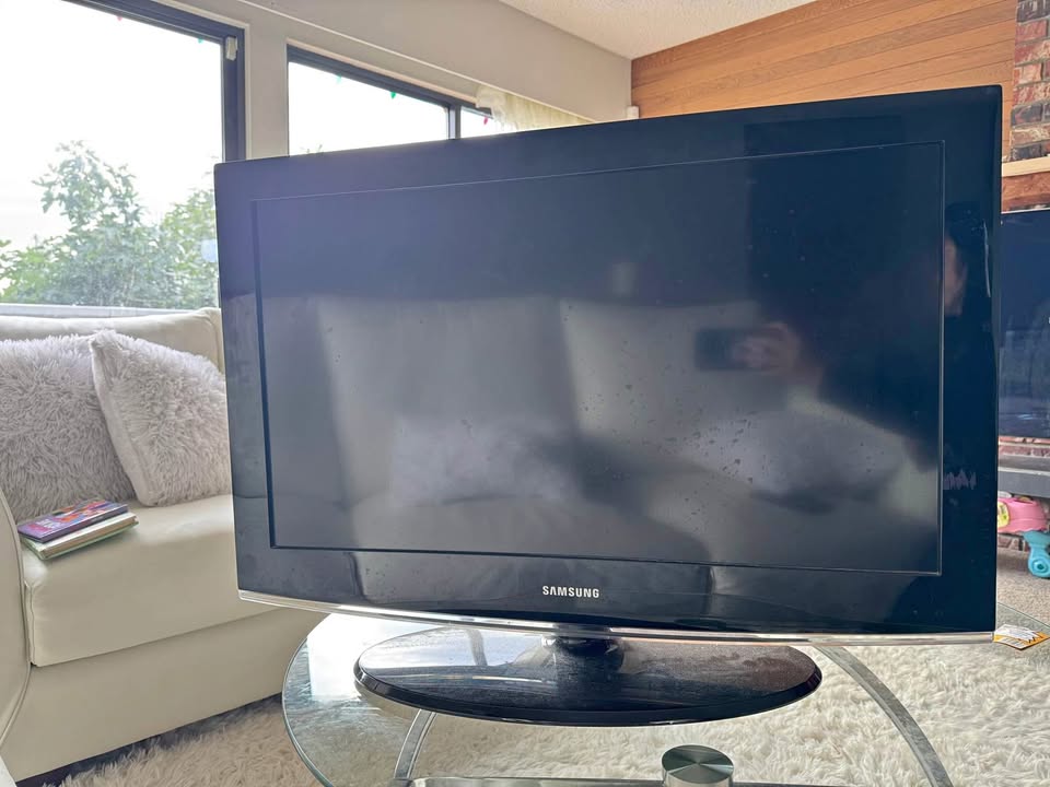 Samsung TV 32 inch