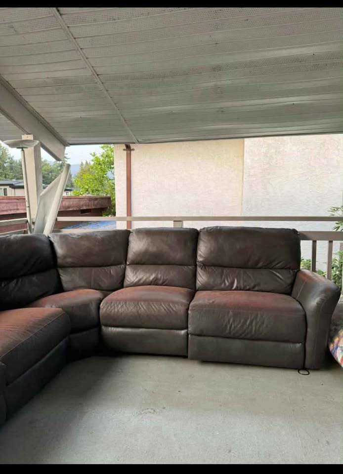 L-shaped Leather Sofa - photo 3