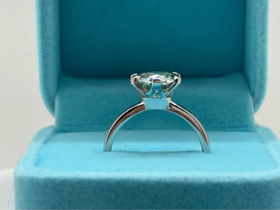 2.84ct MOISSANITE RING size 7 image indicator(2)