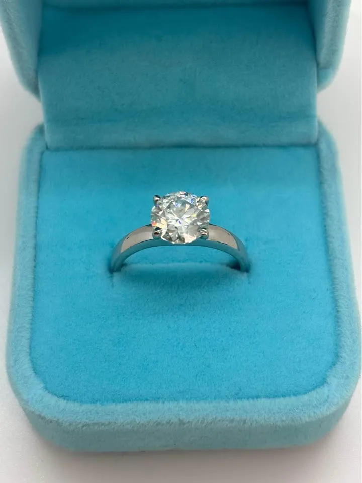 2.5ct MOISSANITE RING size 7 image indicator(2)