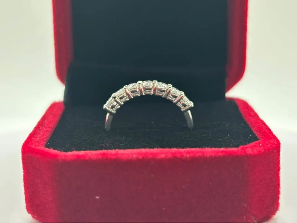 0.7ct MOISSANITE RING image indicator(3)