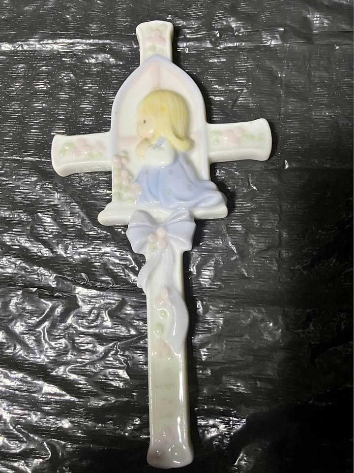 Little girl’s Precious Moments Communion Cross