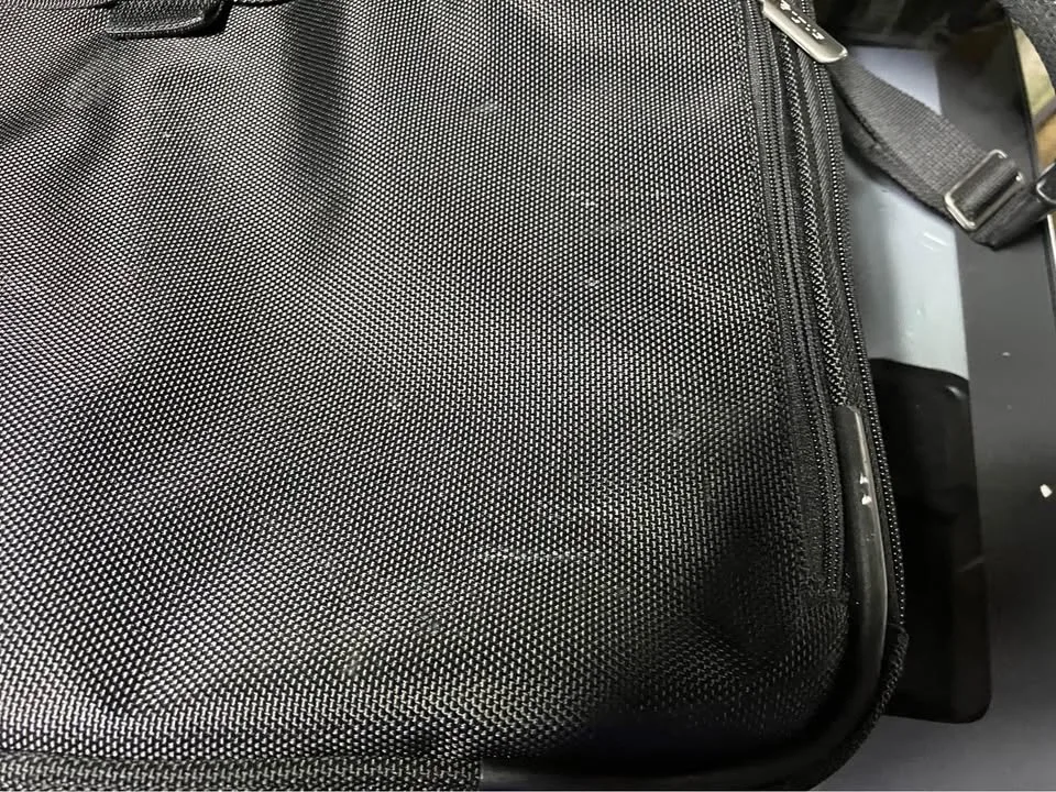 Targus laptop briefcase Great for college Porch pick up image indicator(3)