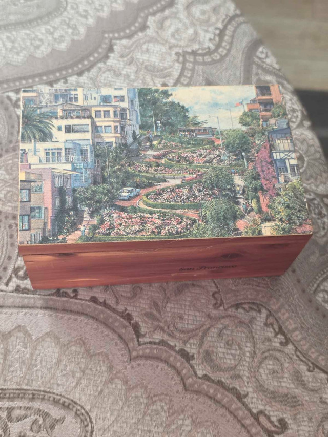 Trinket wooden cedar box with San Francisco crooked street