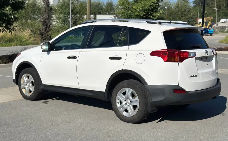 2013 Toyota RAV4 LE image indicator(5)