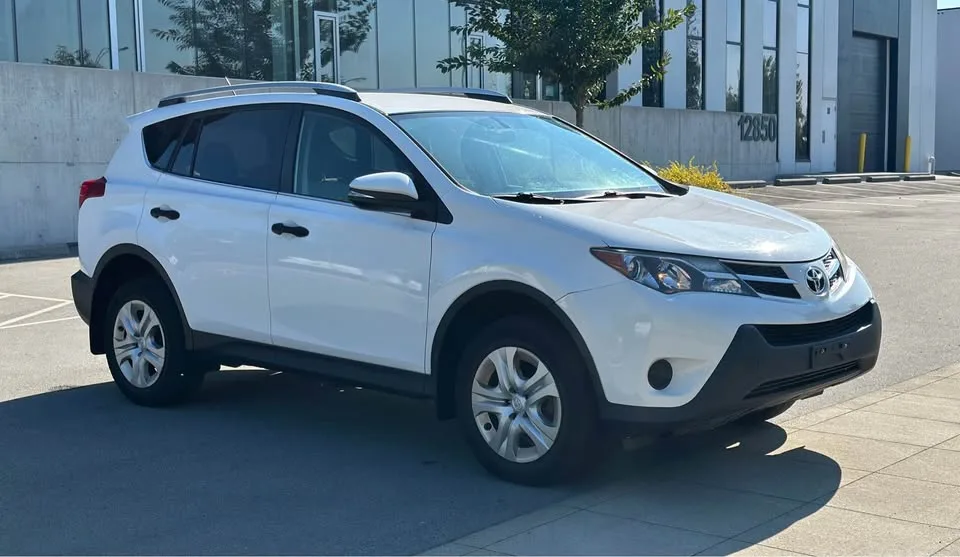 2013 Toyota RAV4 LE image indicator(9)