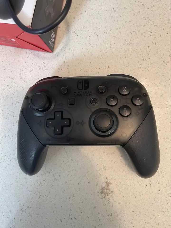 Nintendo Switch Pro Controller image indicator(4)
