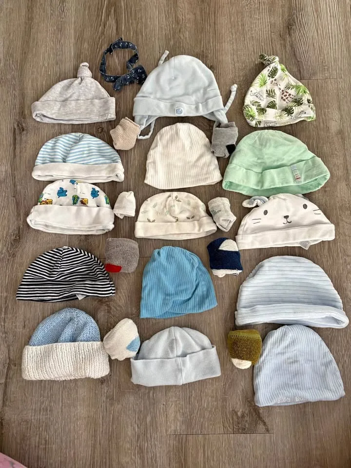 Baby hats & socks and bibs for sale ! thumbnail