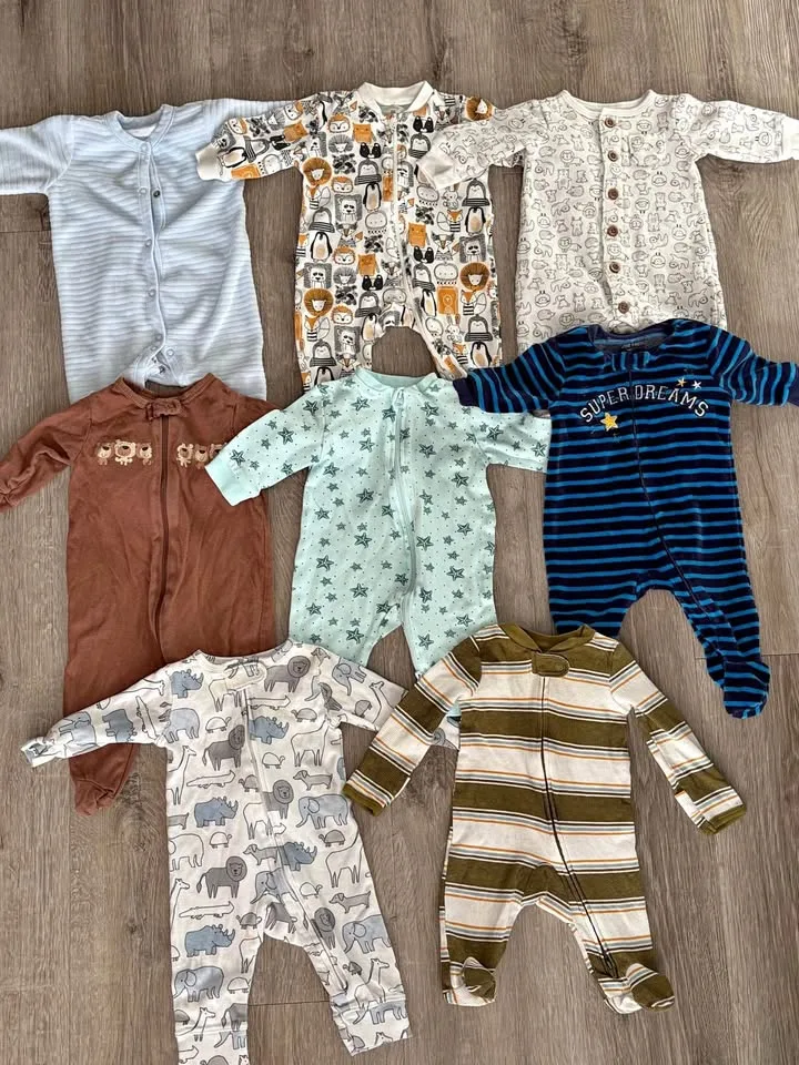Baby boy sleepers for sale ! 1$ a piece. thumbnail
