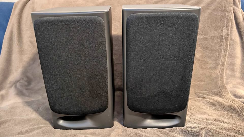Technics bookshelf speakers