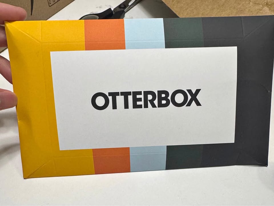 Otterbox 17 Pro Max Defender Series Pro