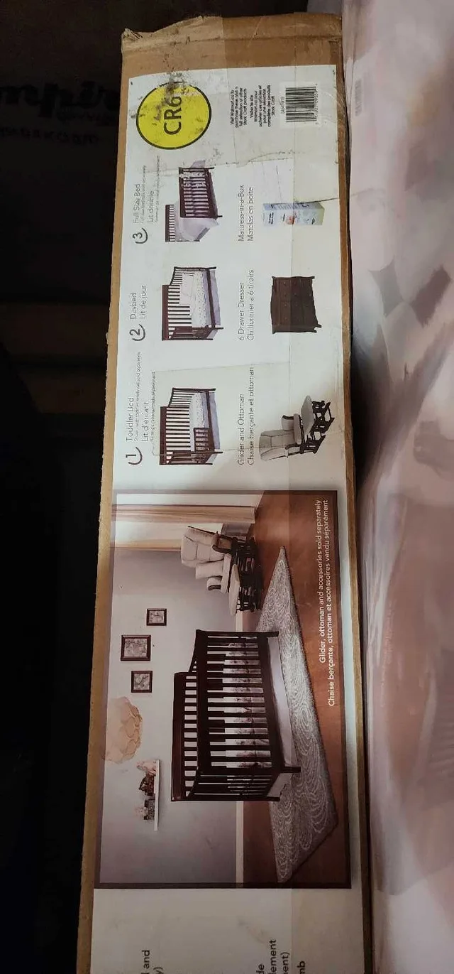 4 in 1 convertible Crib and form mattress image indicator(2)