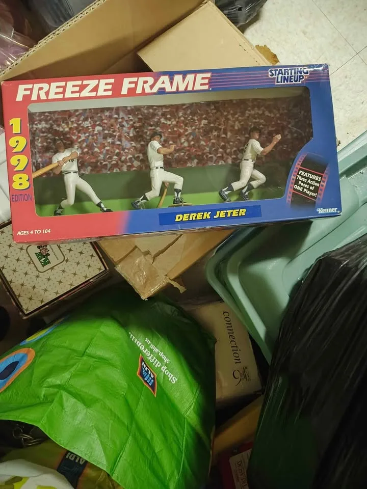 Derek Jeter Figures image indicator(2)