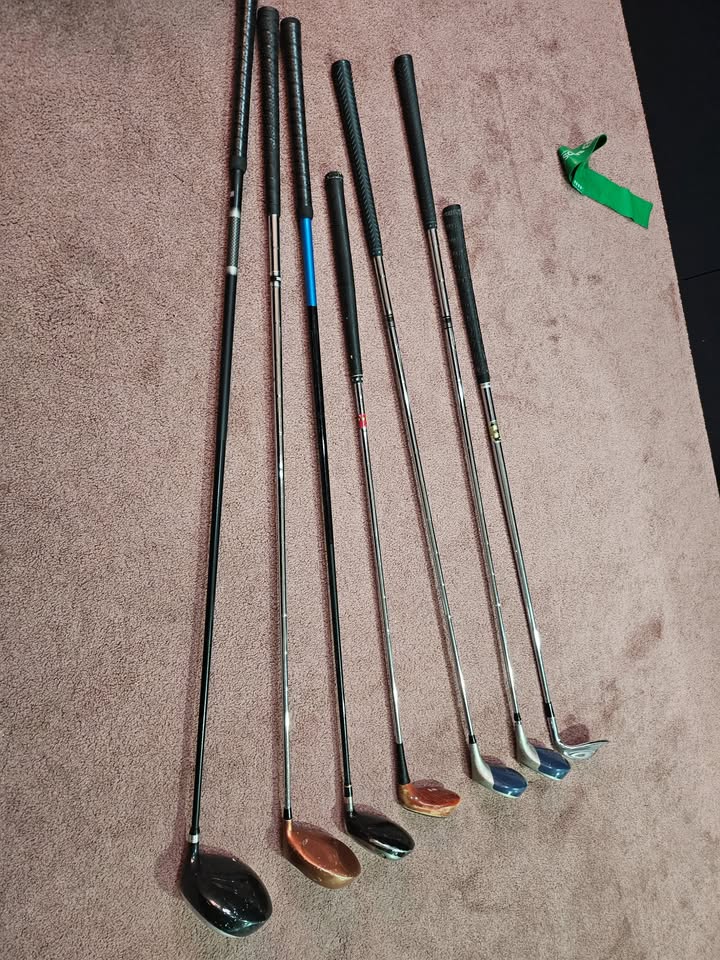 Vintage Golf Clubs with bag - photo 2