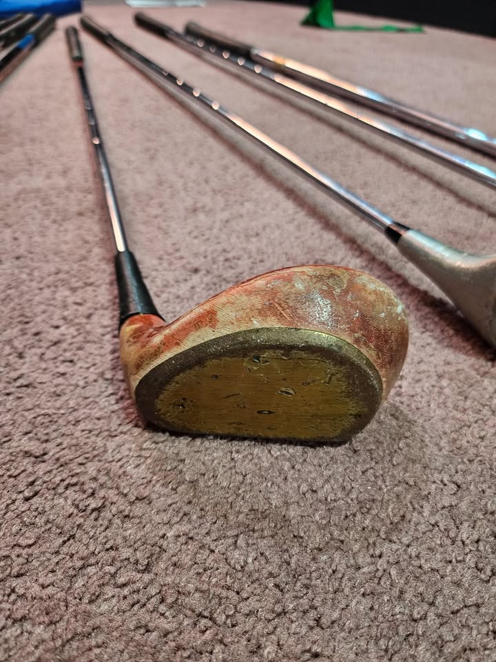 Vintage Golf Clubs with bag - photo 3