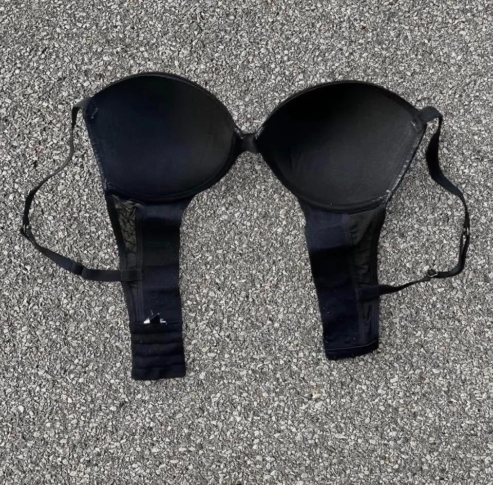 BLACK Lace Bra fits C/D cups image indicator(2)