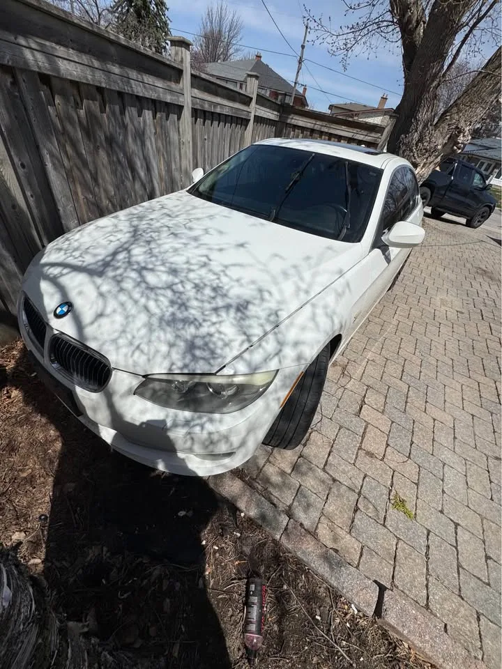 2011 BMW 3 Series image indicator(3)