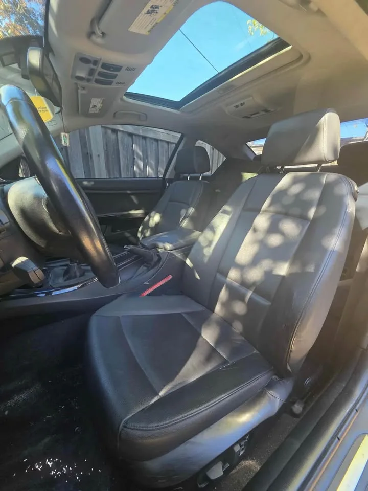 2011 BMW 3 Series image indicator(5)